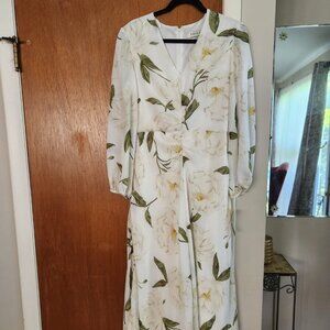 TAYLOR Floral flare midi dress with gathered chest - size 10